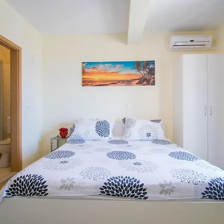 Manuela - Apartment *